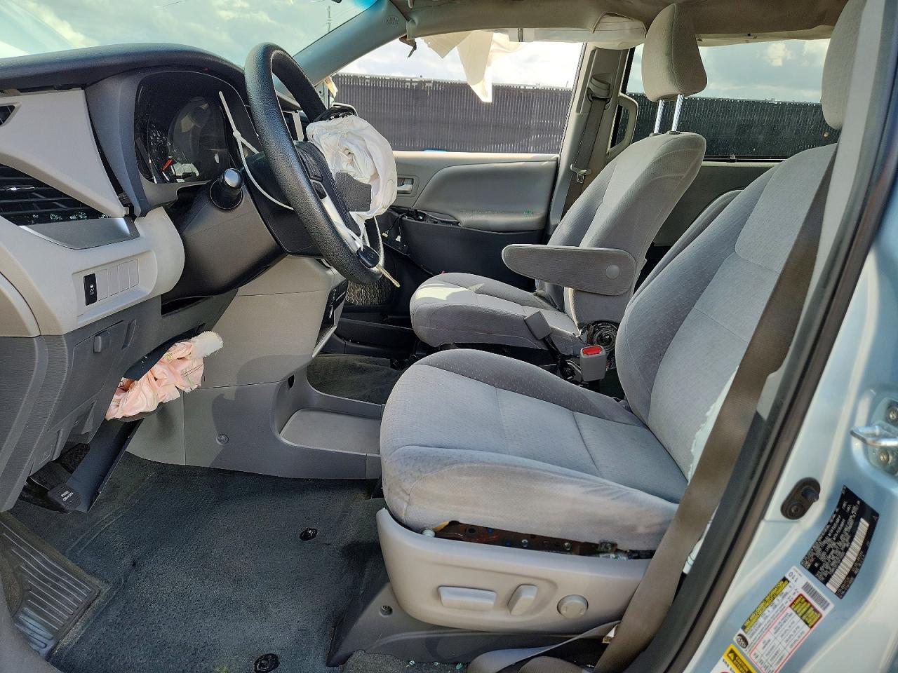 2016 Toyota Sienna Le - Фото 7
