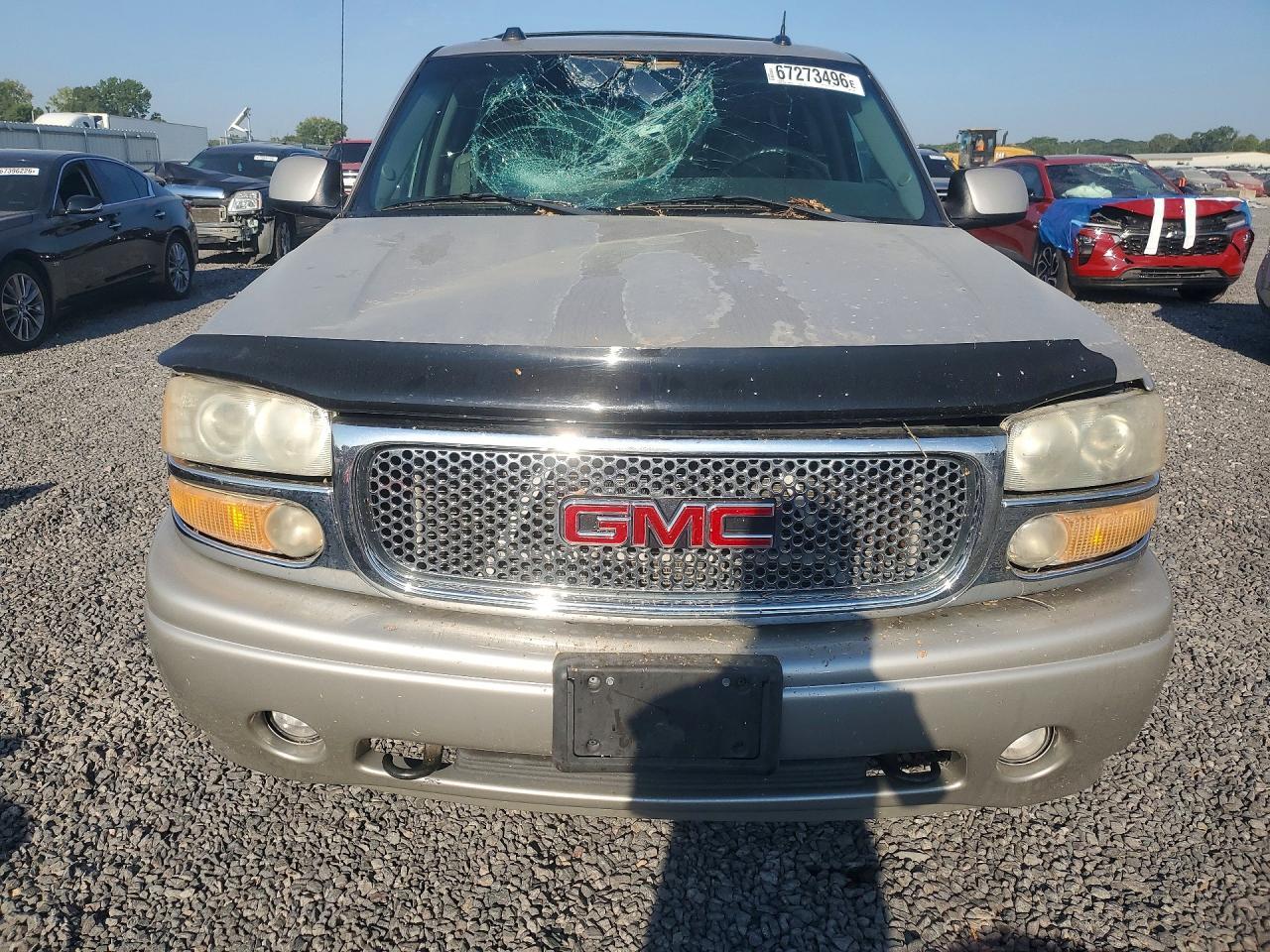 2004 GMC Yukon - Image 5