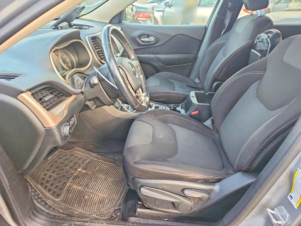 2015 Jeep Cherokee Latitude - Image 7