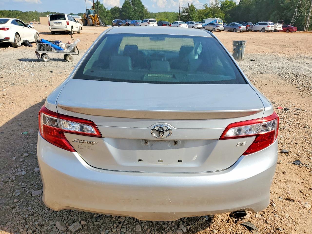 2012 Toyota Camry Se - Image 6