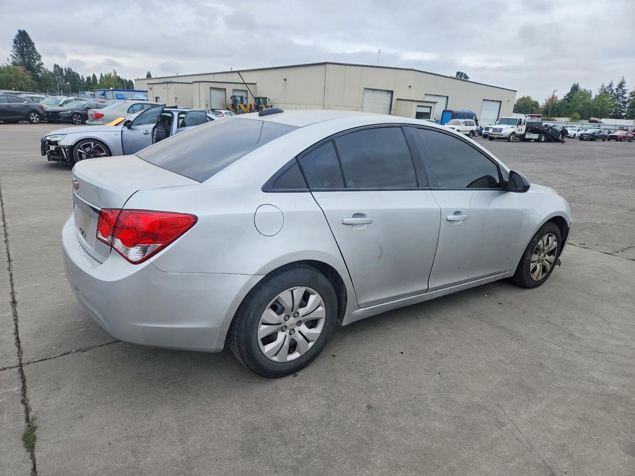 2015 Chevrolet Cruze Ls - Image 3