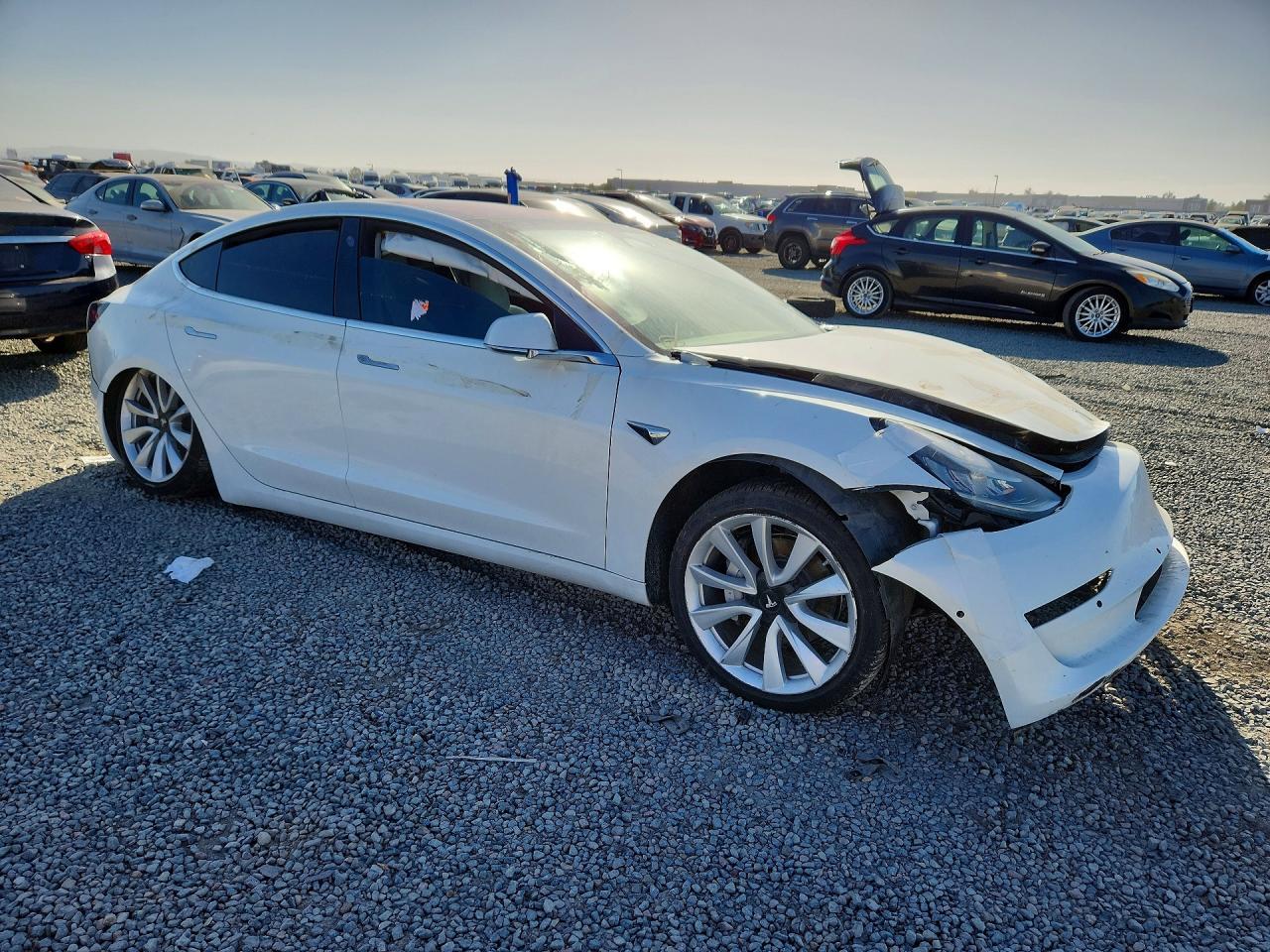 2019 Tesla Model 3 - Фото 4