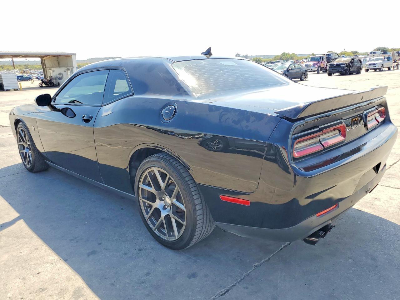 2016 Dodge Challenger R - Image 2