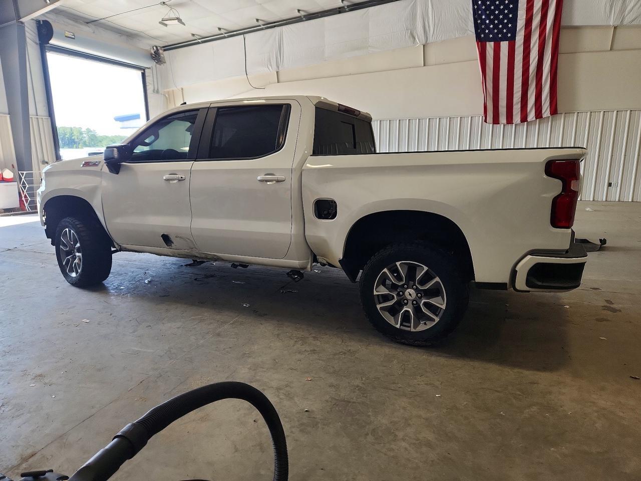 2021 Chevrolet Silverado K1500 Rst - Фото 2