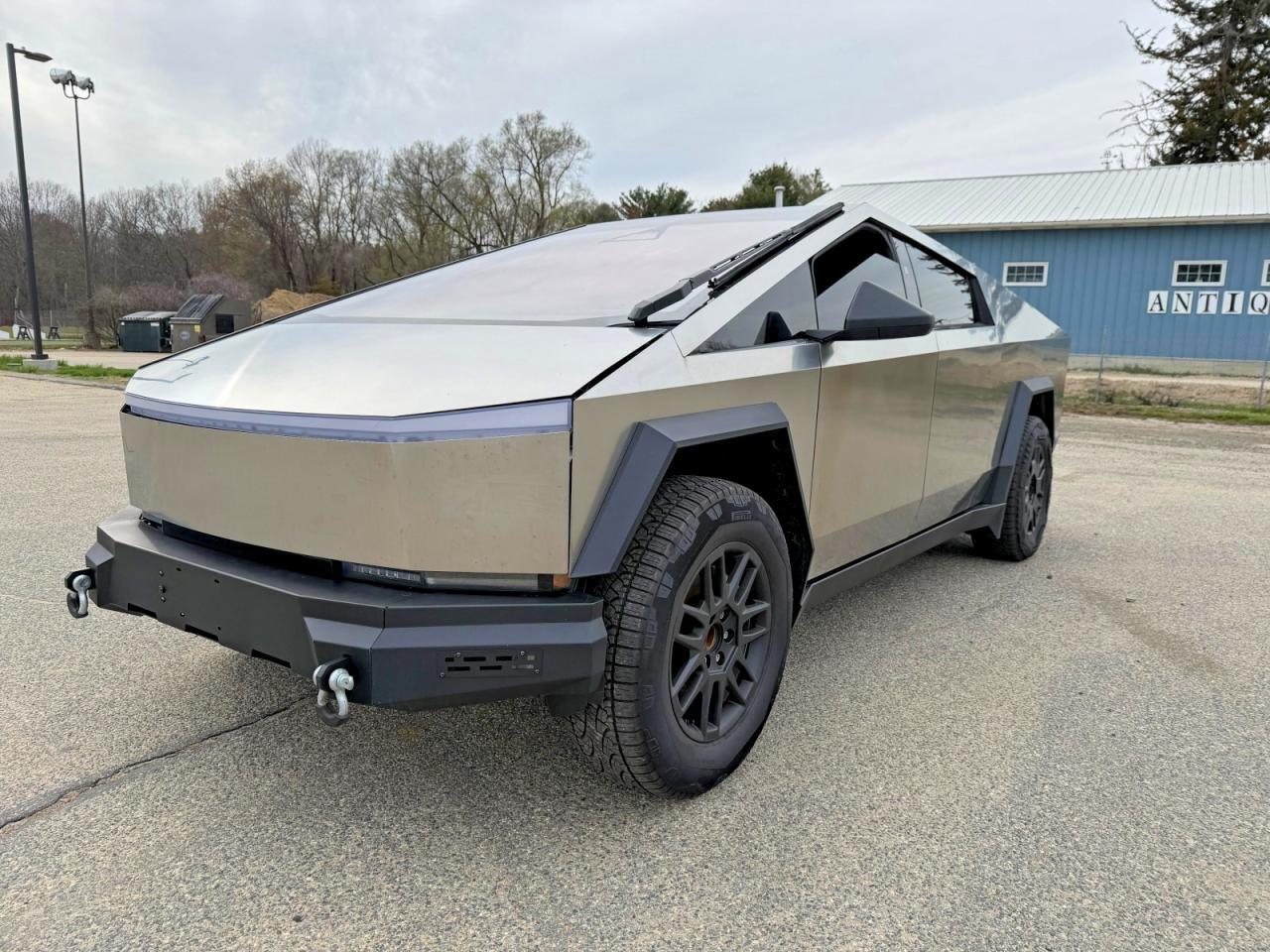 2024 Tesla Cybertruck - Фото 2