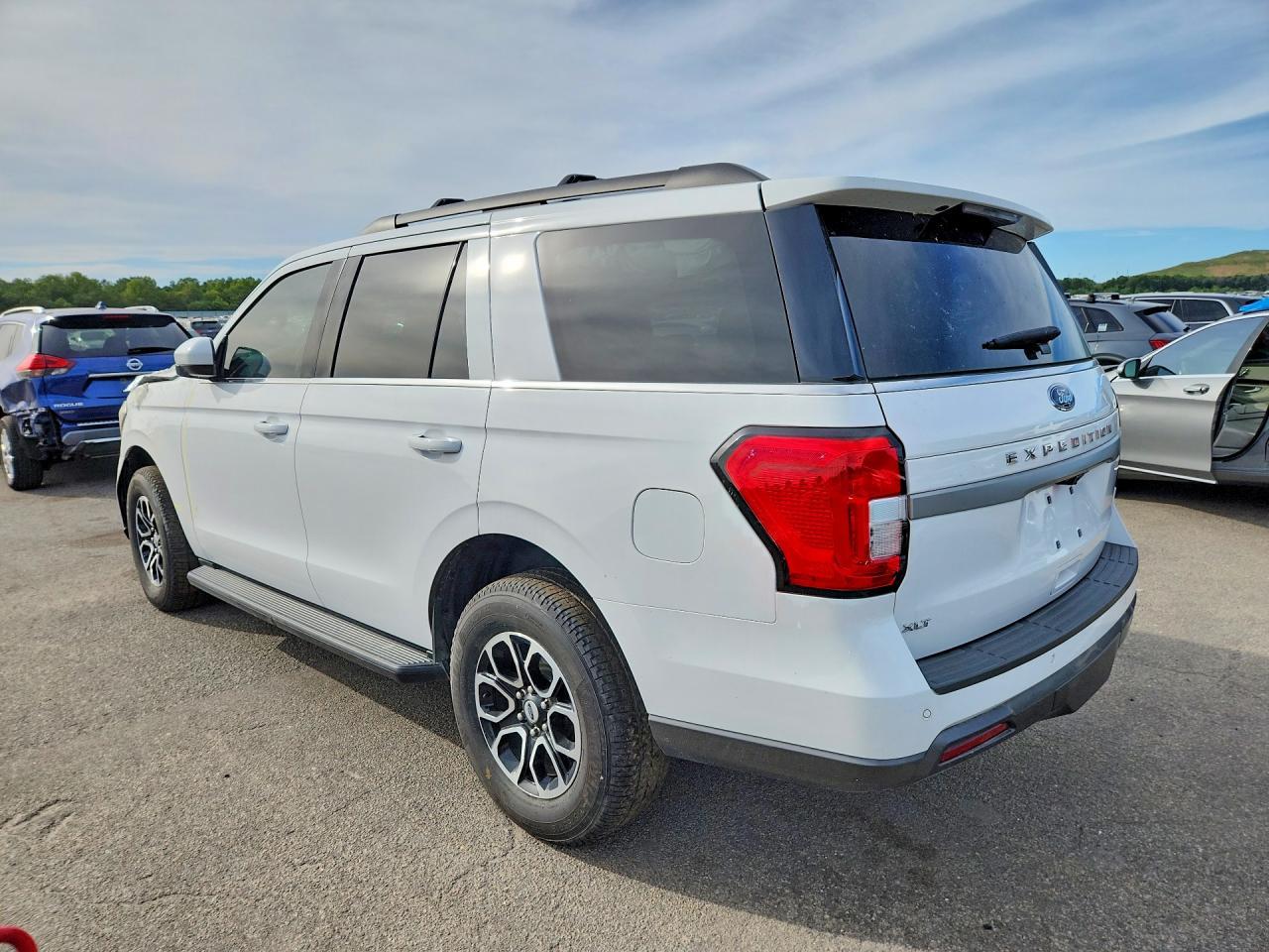 2024 Ford Expedition Xlt - Фото 2