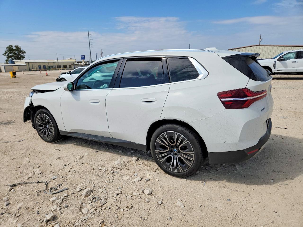 2025 BMW X3 30 xDrive - Фото 2