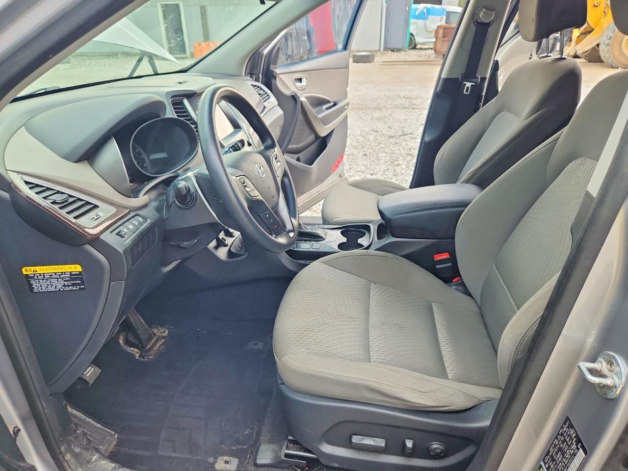 2017 Hyundai Santa Fe Se - Фото 7