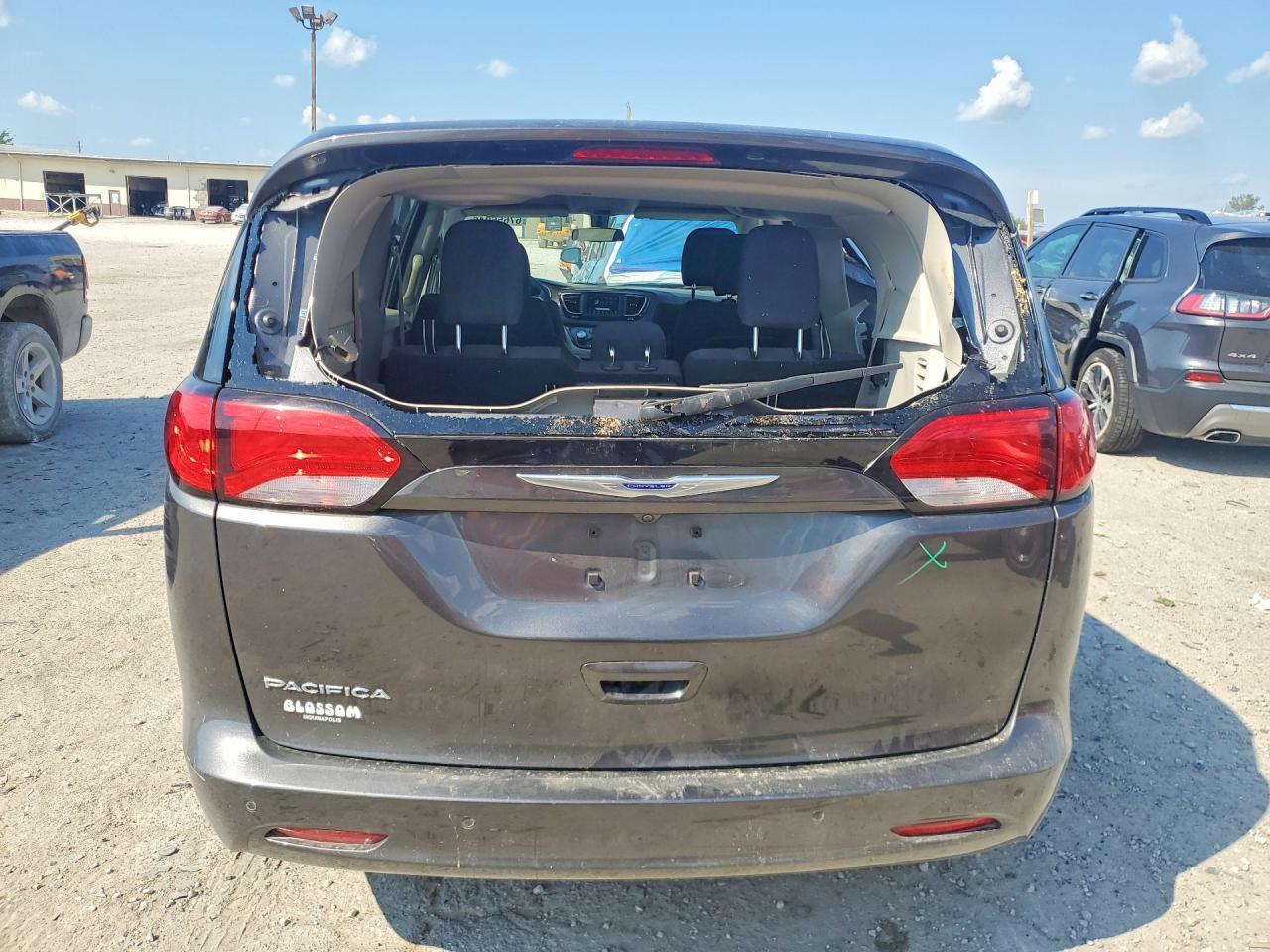 2019 Chrysler Pacifica Lx - Фото 6