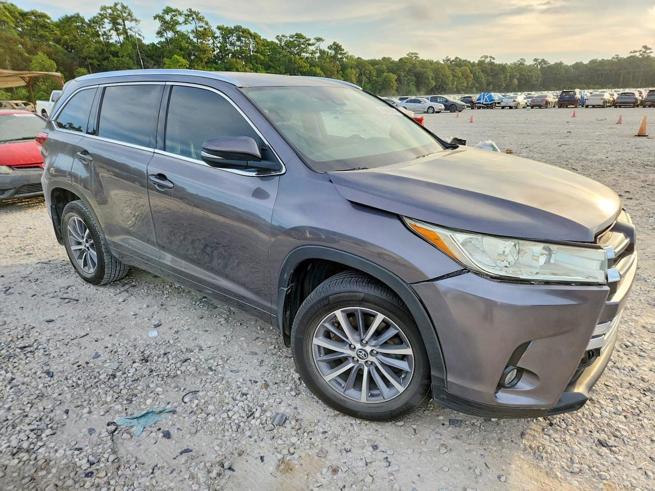 2017 Toyota Highlander Xle - Image 4
