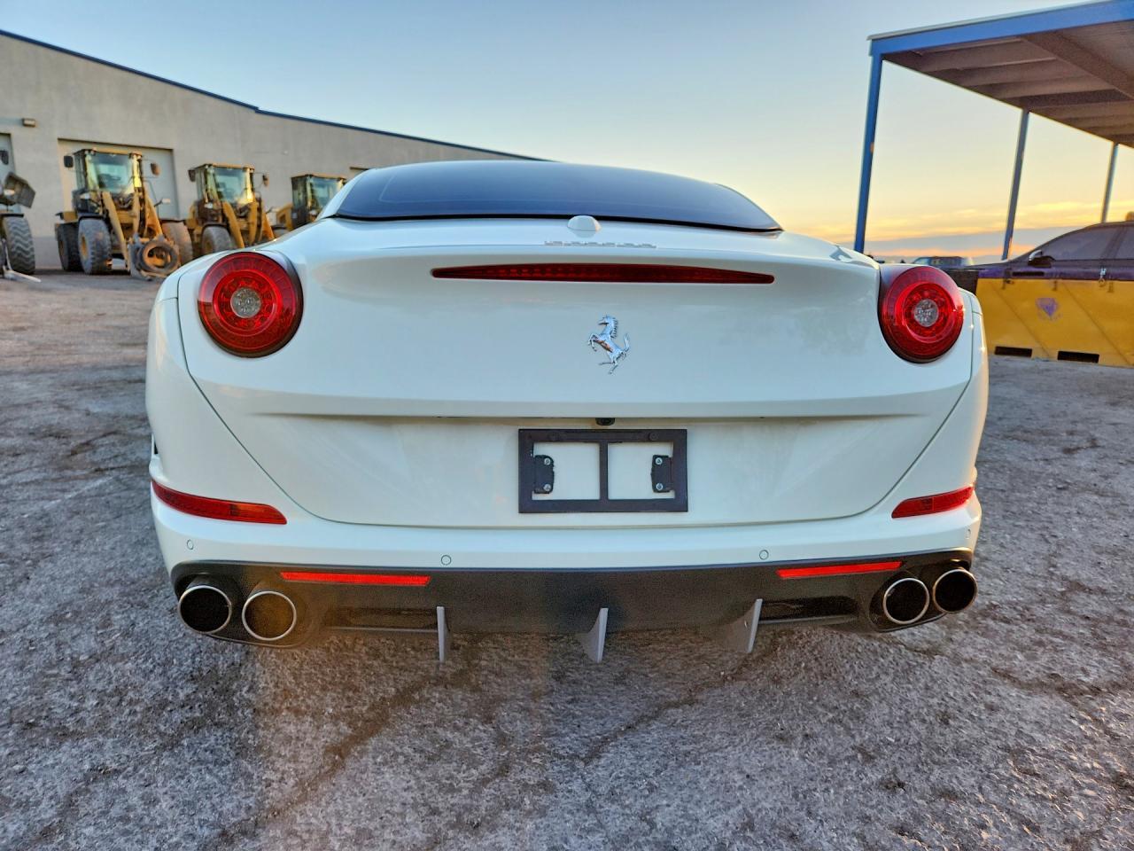 2015 Ferrari California T - Фото 6