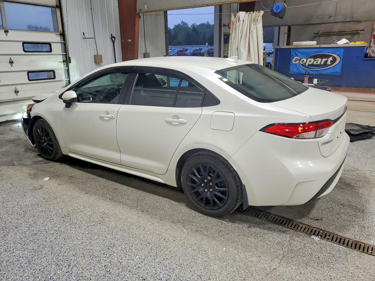 2020 Toyota Corolla Le - Image 2