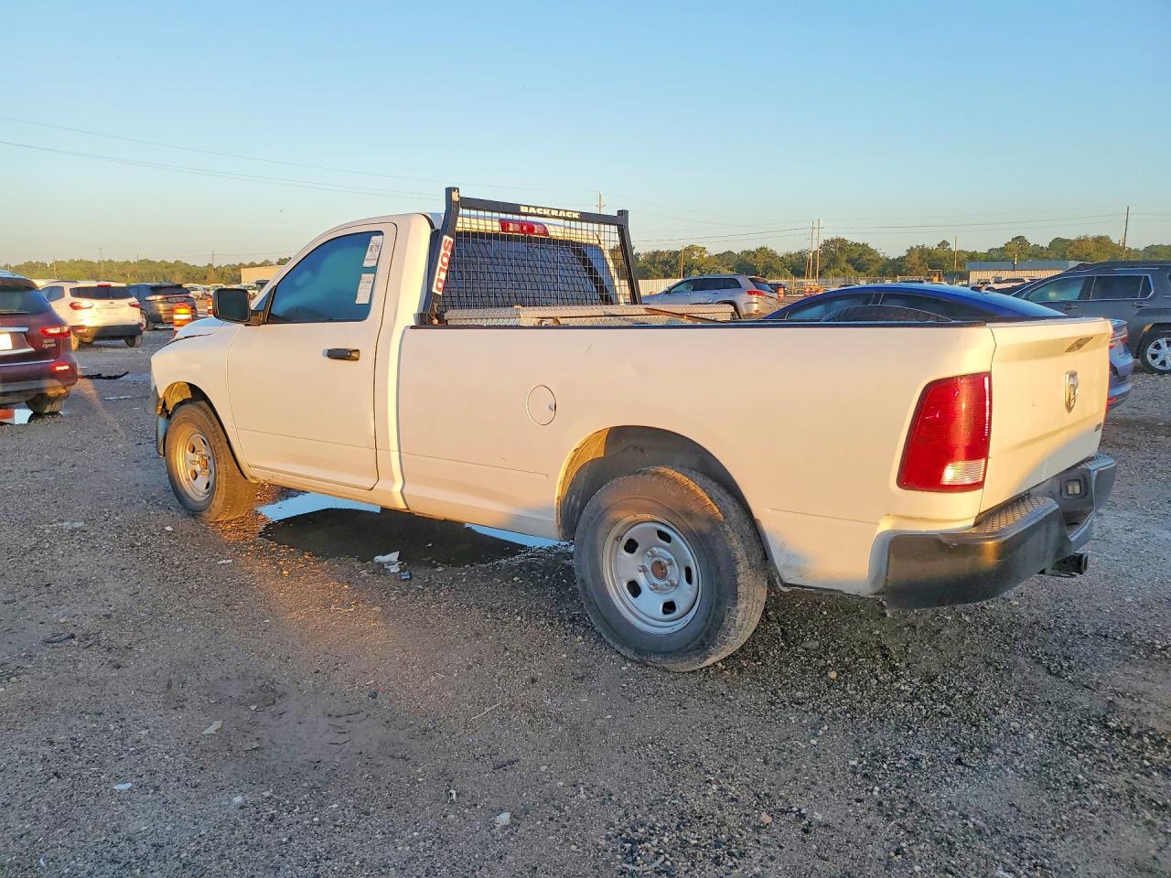 2019 Ram 1500 Classic Tradesman - Фото 2