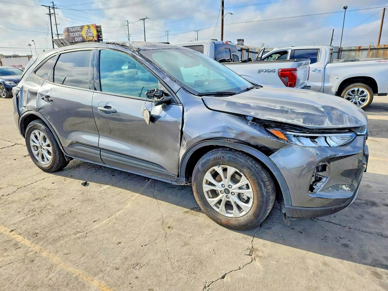 2025 Ford Escape Active - Image 4