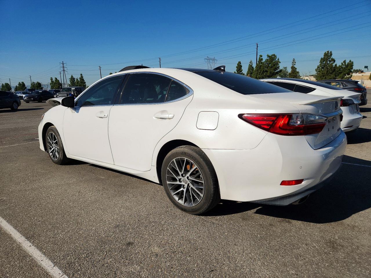 2017 Lexus Es 350 Base - Фото 2