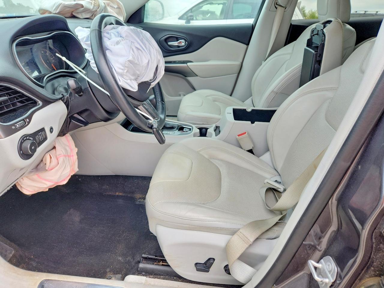 2019 Jeep Cherokee Limited - Image 7