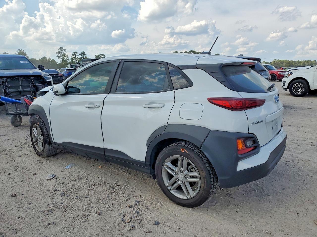 2020 Hyundai Kona Se - Image 2