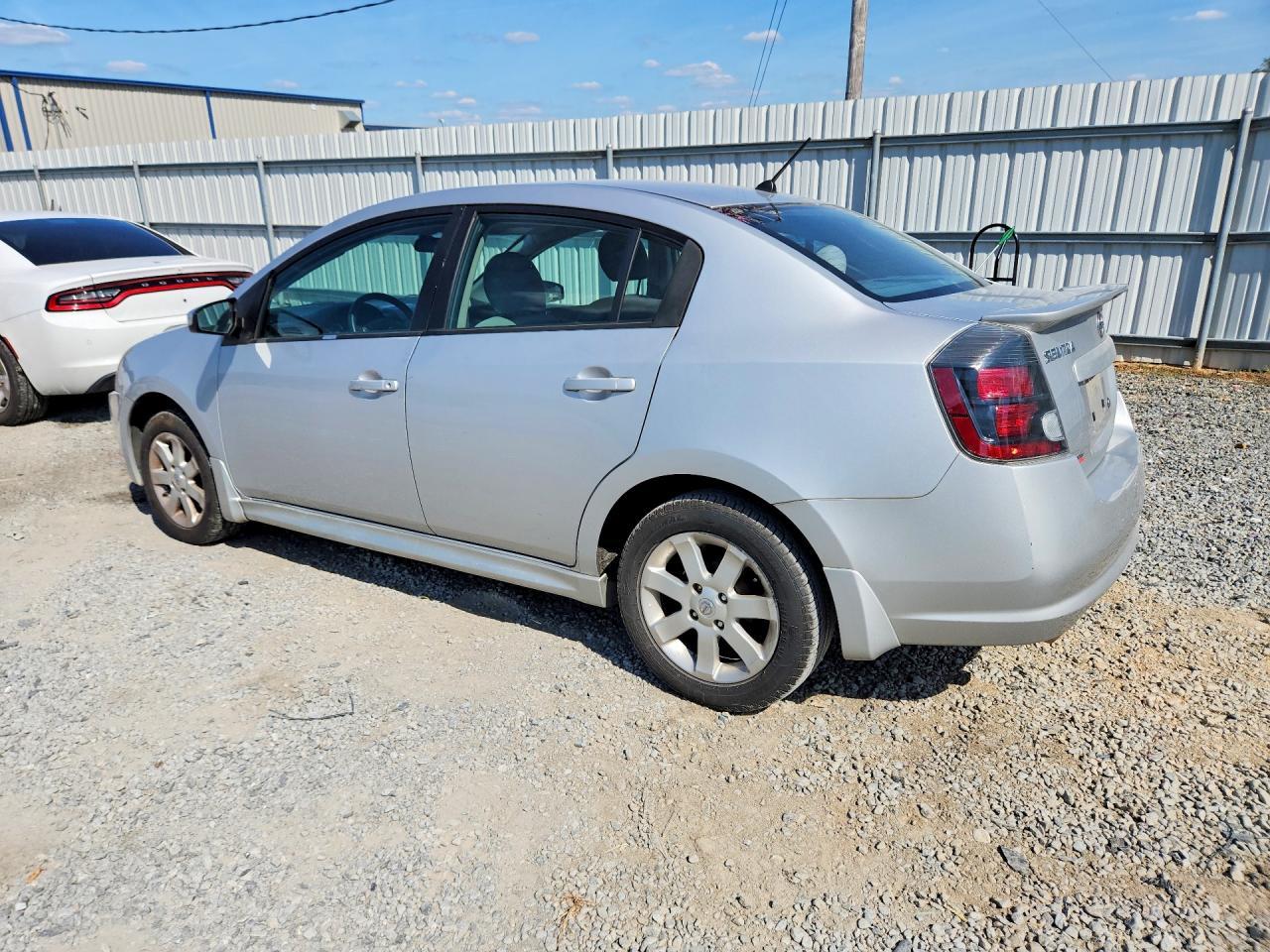 2012 Nissan Sentra 2.0 - Фото 2