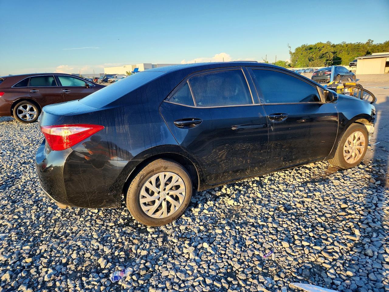 2018 Toyota Corolla Le - Image 3