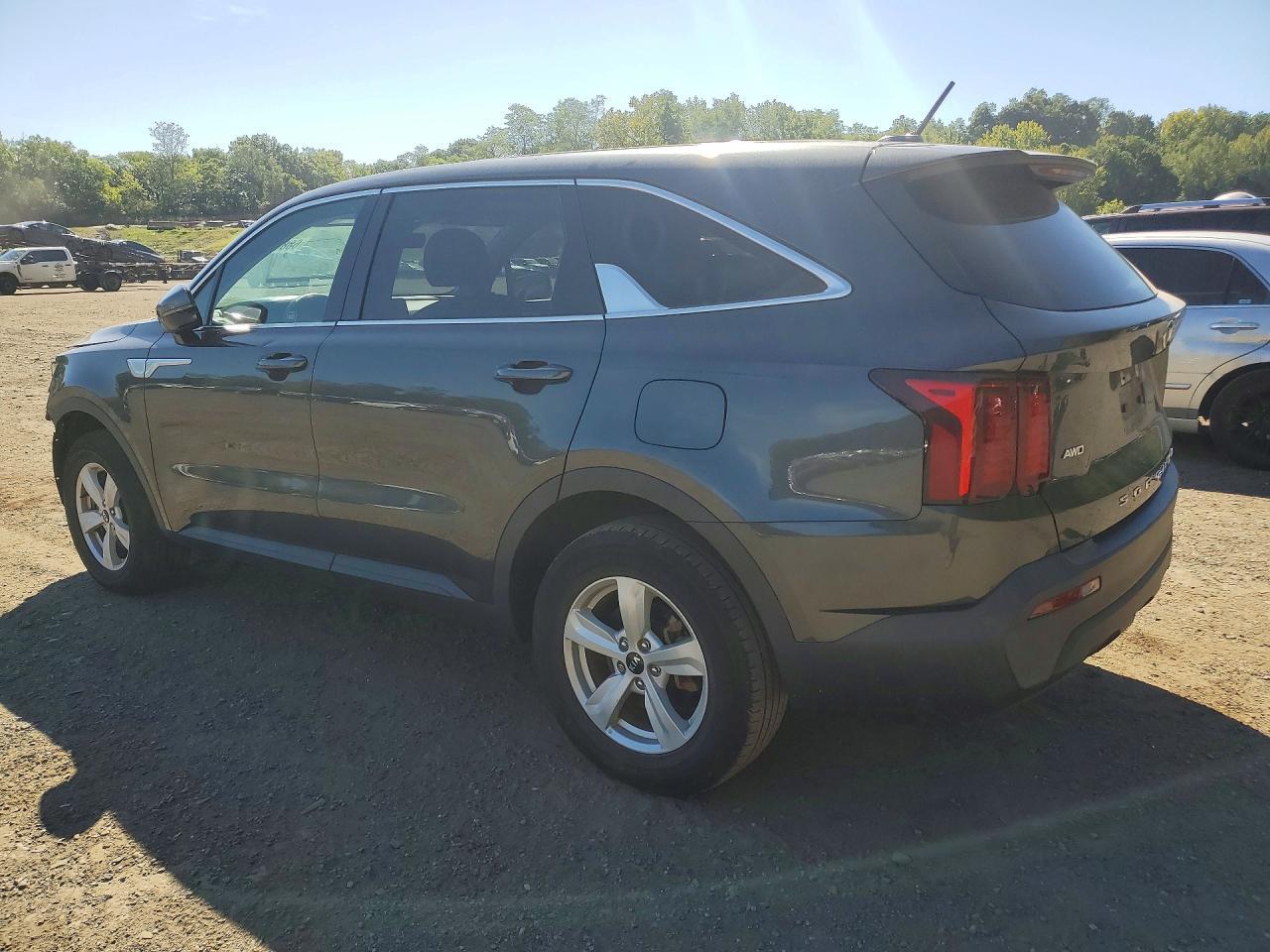 2021 Kia Sorento Lx - Фото 2