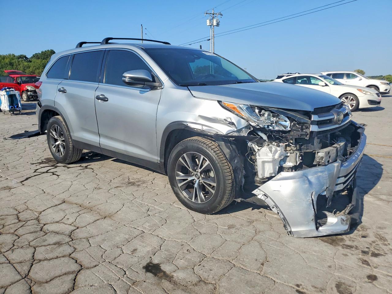 2019 Toyota Highlander Le - Фото 4