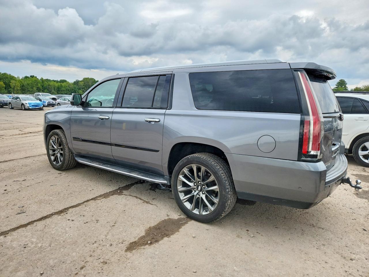 2020 Cadillac Escalade Esv Luxury - Image 2