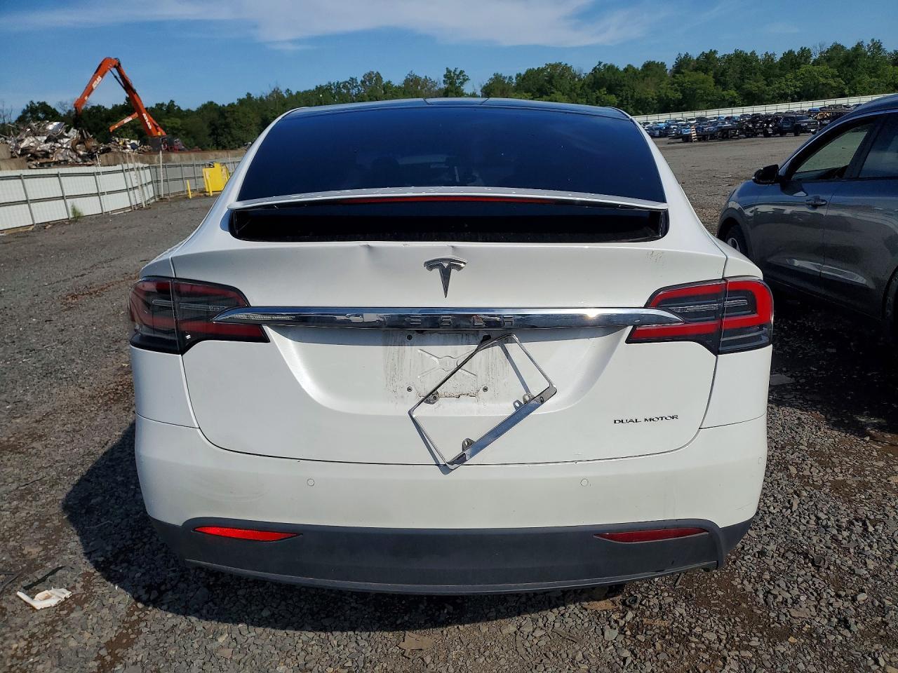 2021 Tesla Model X - Image 6