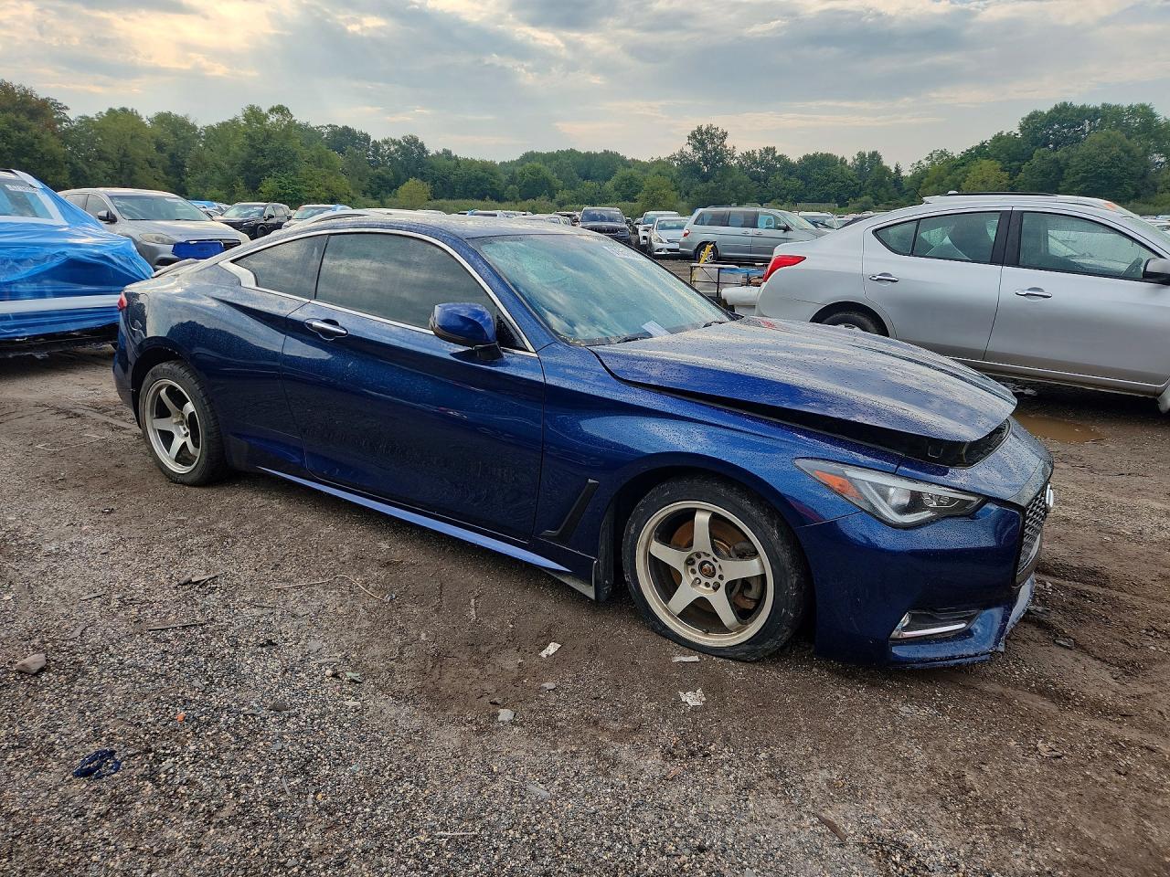 2017 Infiniti Q60 3.0T Premium - Фото 4
