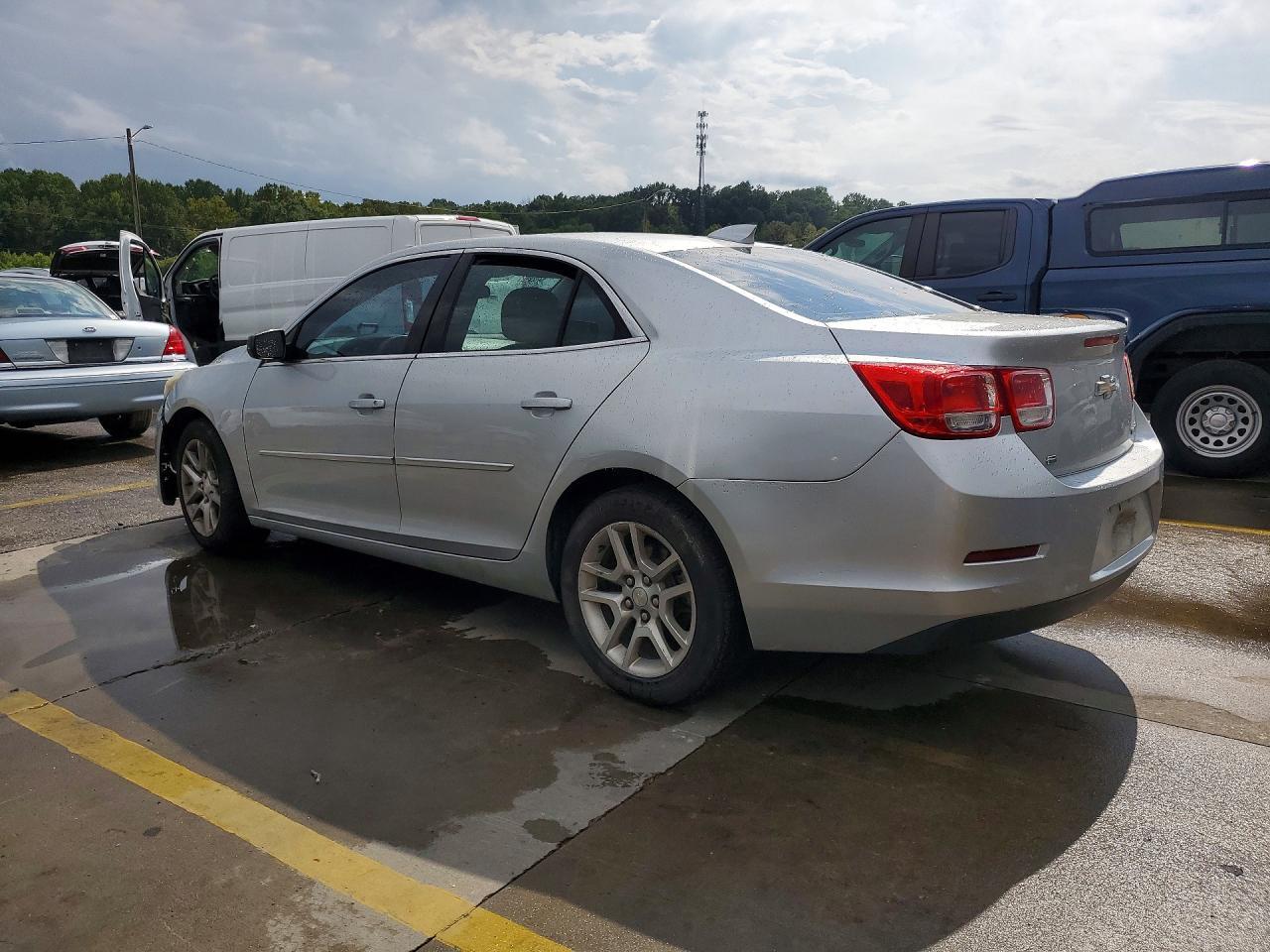 2015 Chevrolet Malibu 1Lt - Фото 2