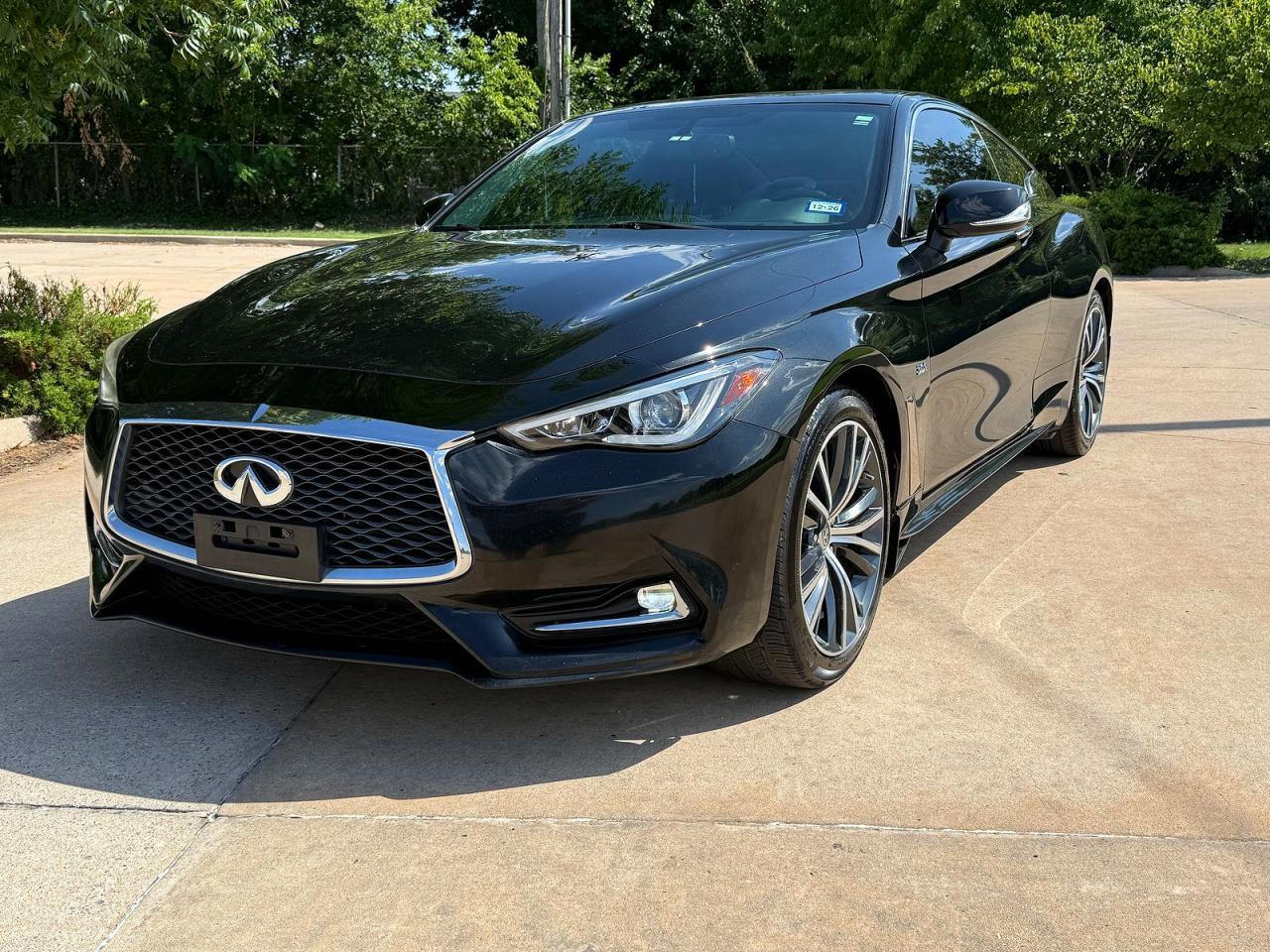 2018 Infiniti Q60 3.0T Luxe - Image 2