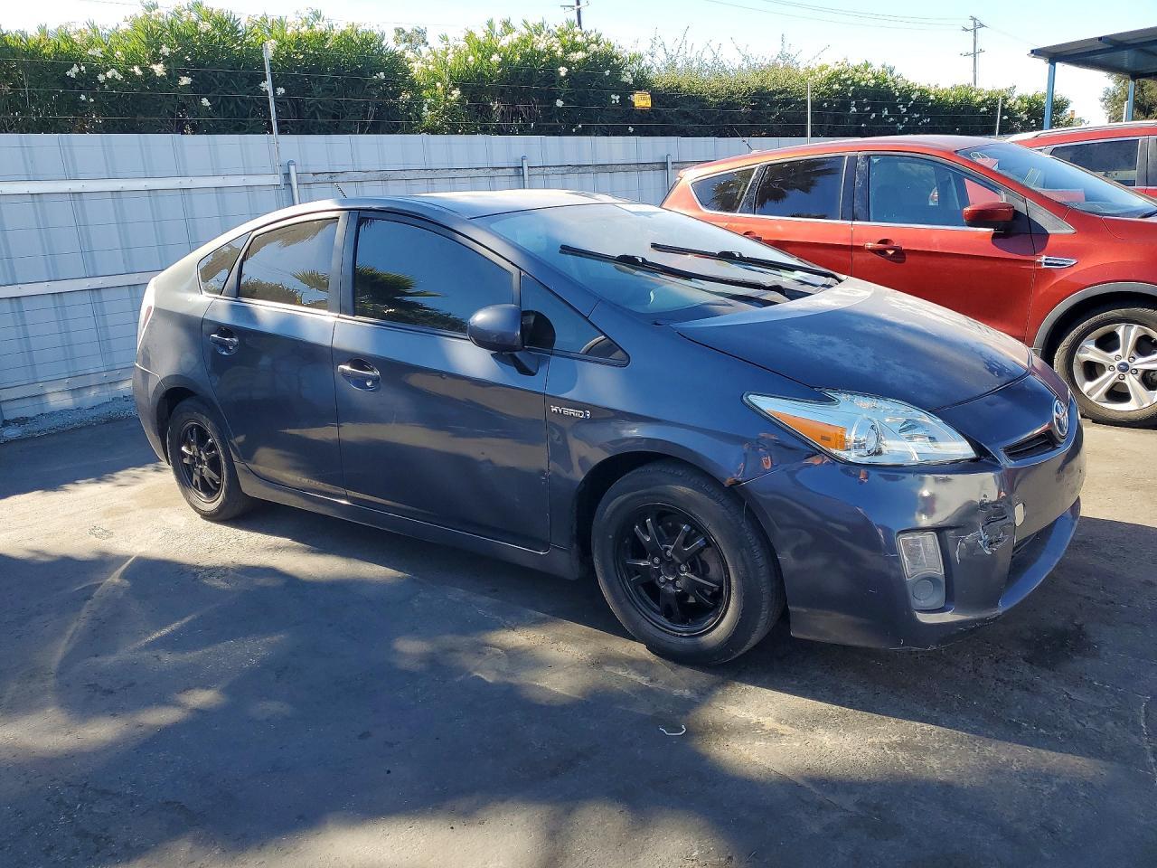 2014 Toyota Prius Two - Image 4