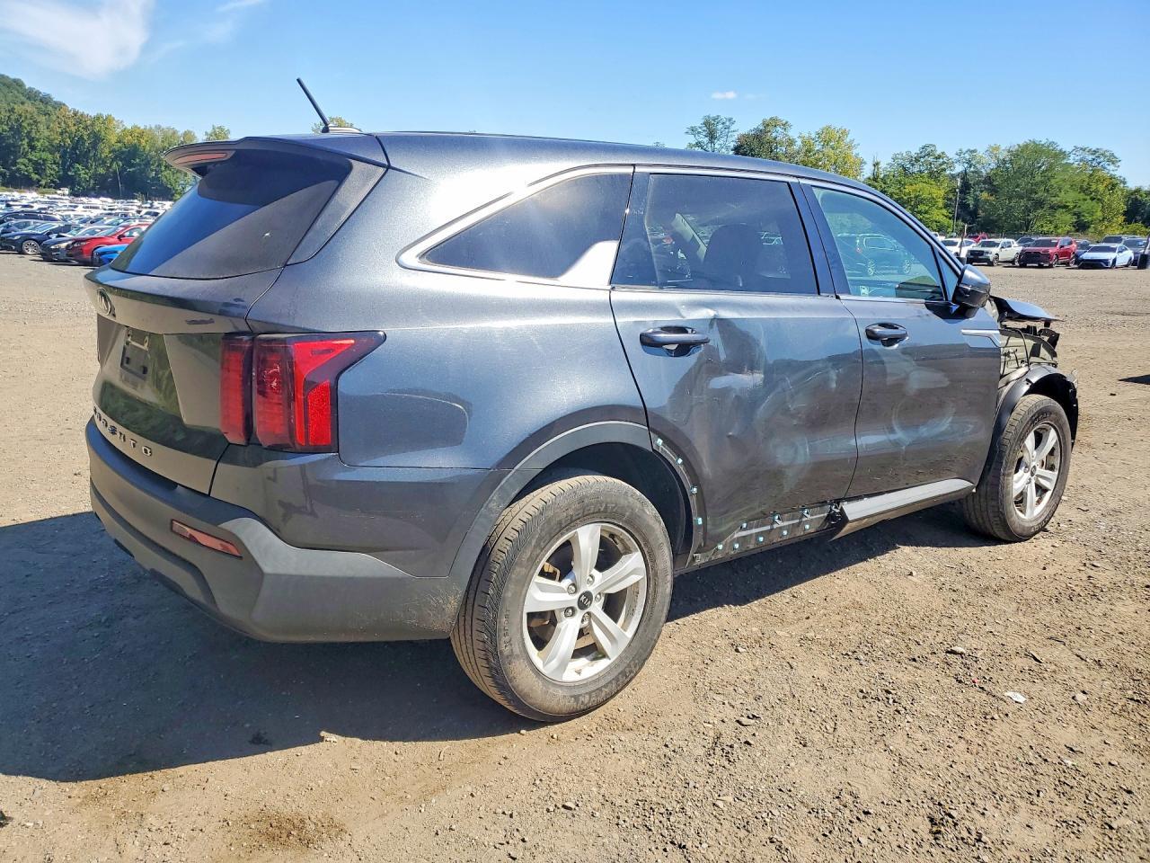 2021 Kia Sorento Lx - Фото 3