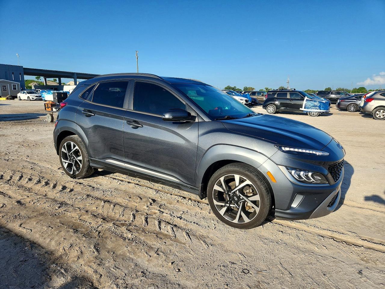2022 Hyundai Kona Limited - Фото 4