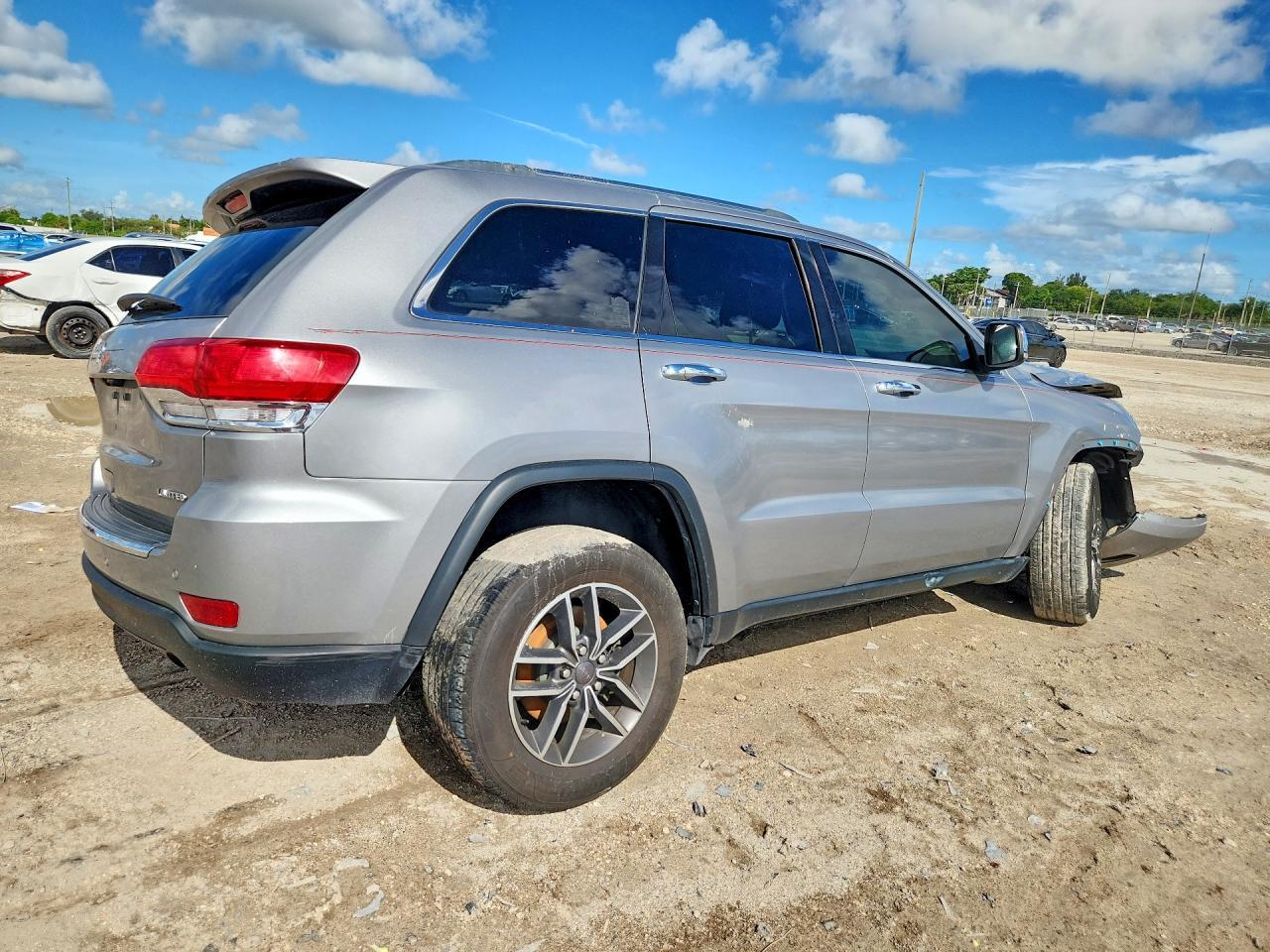 2019 Jeep Grand Cherokee Limited - Image 3