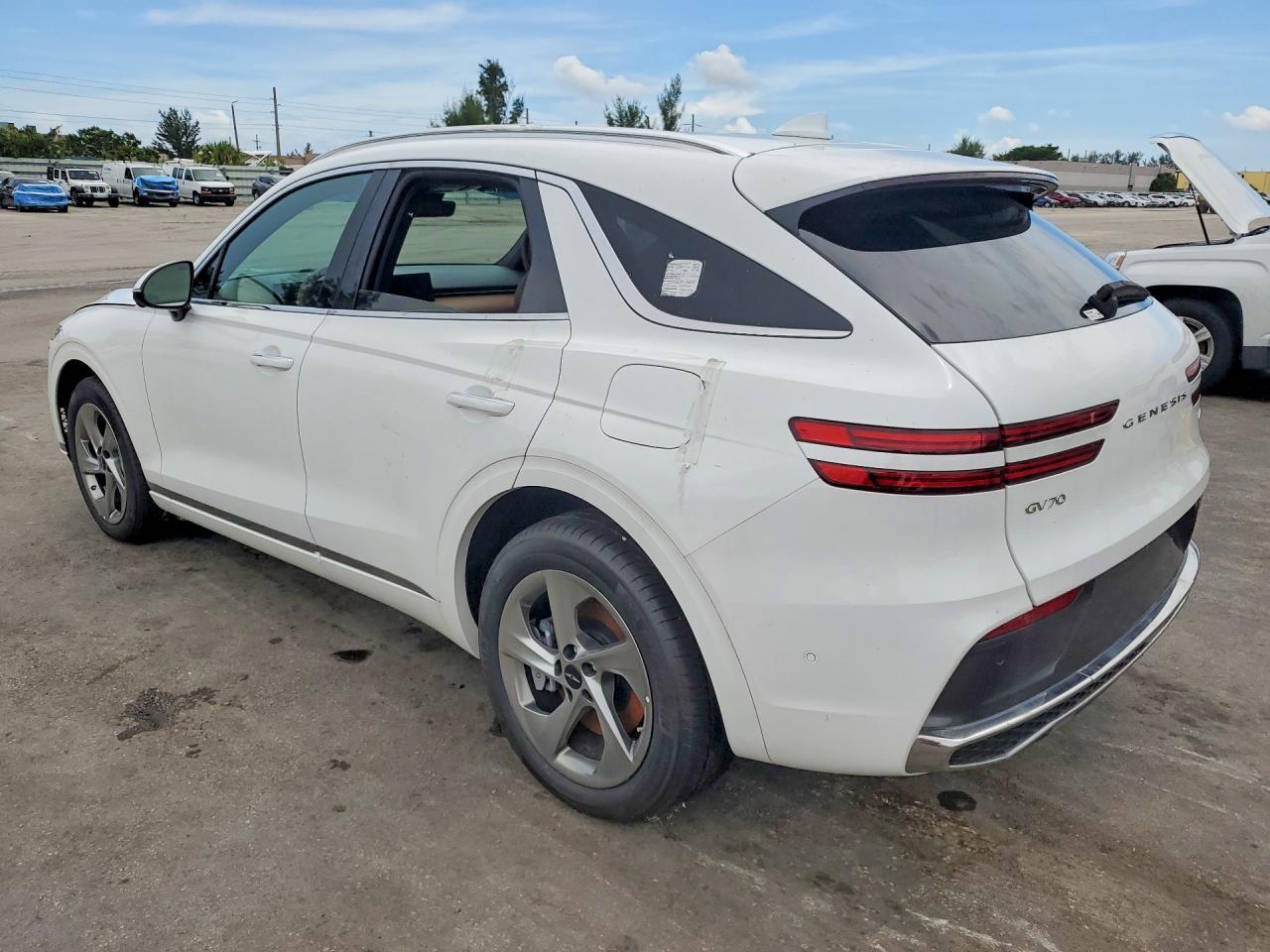 2026 Genesis Gv70 Advanced - Image 2
