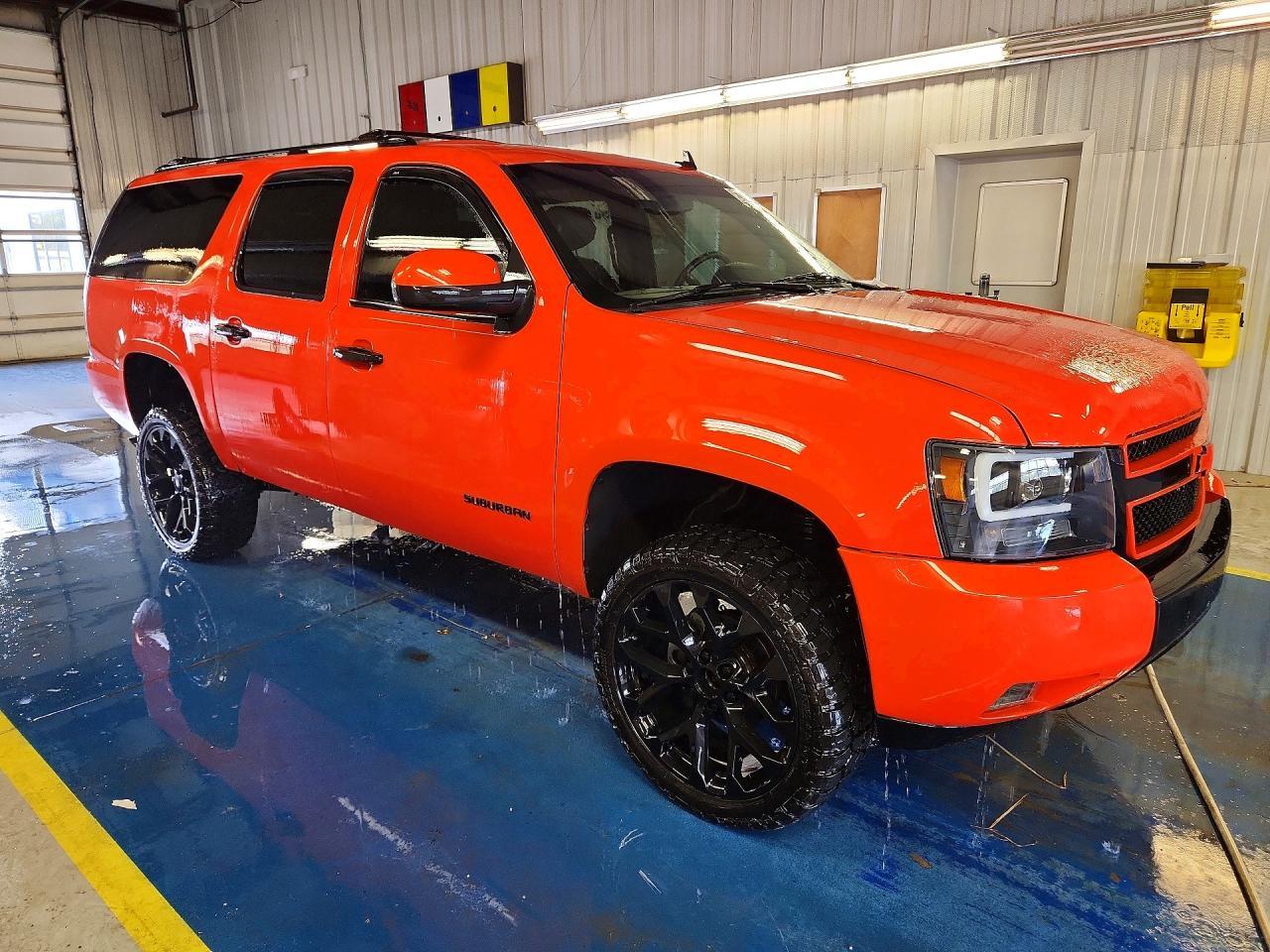 2010 Chevrolet Suburban K1500 Lt - Image 4