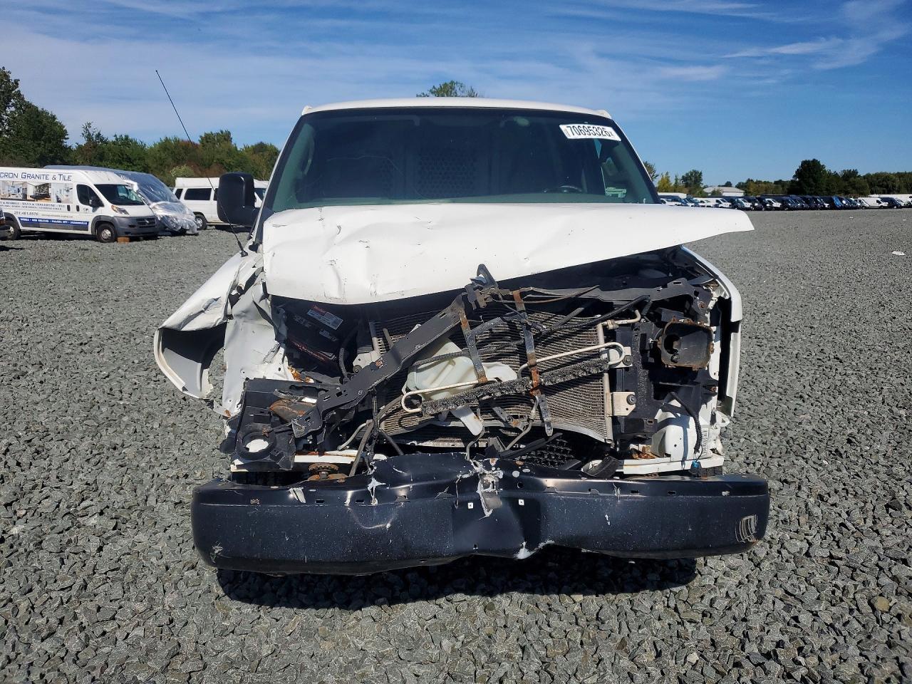 2016 Chevrolet Express G2500 - Image 5