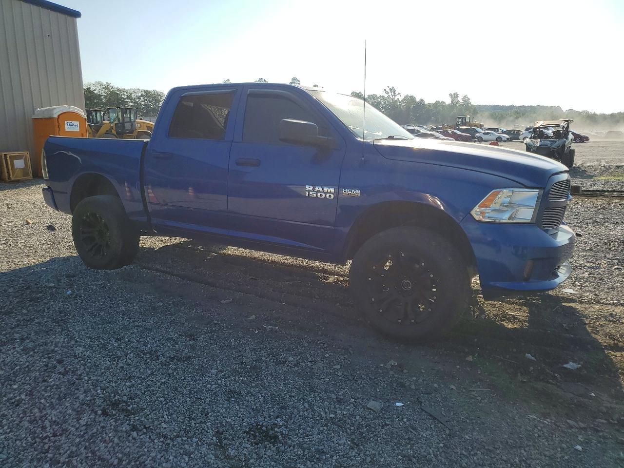 2015 Ram 1500 St - Image 4