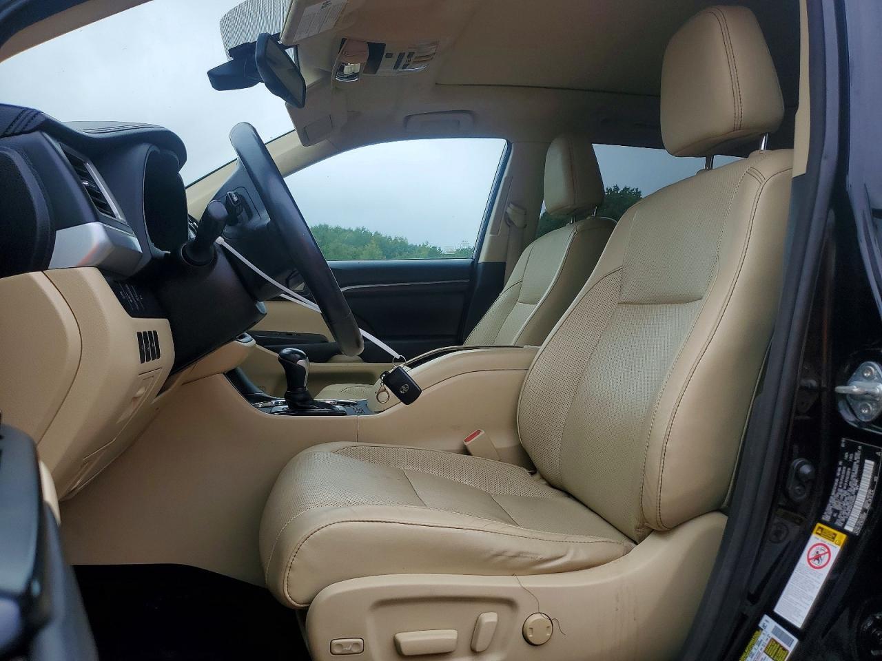 2015 Toyota Highlander Limited Platinum - Image 7
