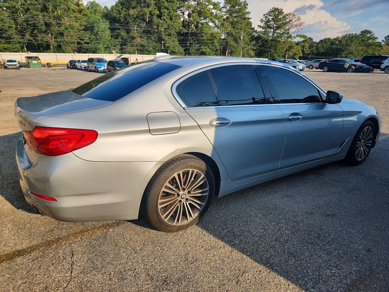 2018 BMW 530 I - Фото 3