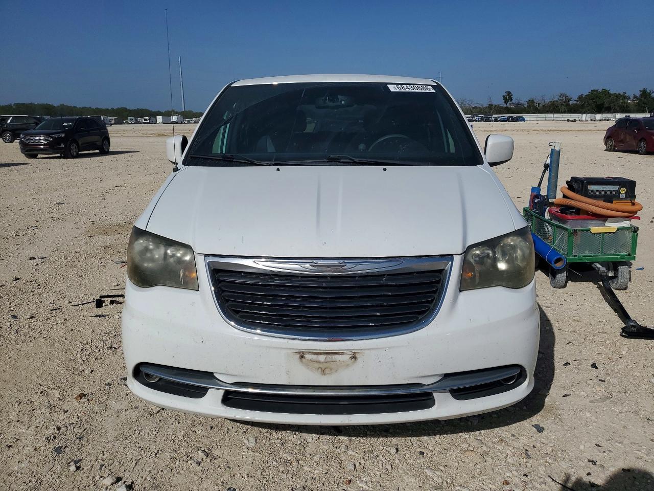 2014 Chrysler Town & Country S - Image 5