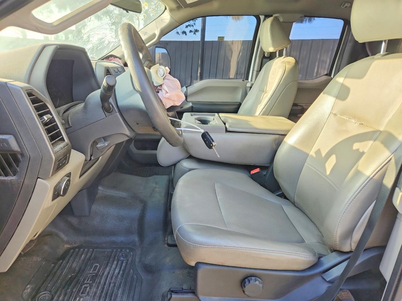 2022 Ford F350 Super Duty - Фото 7