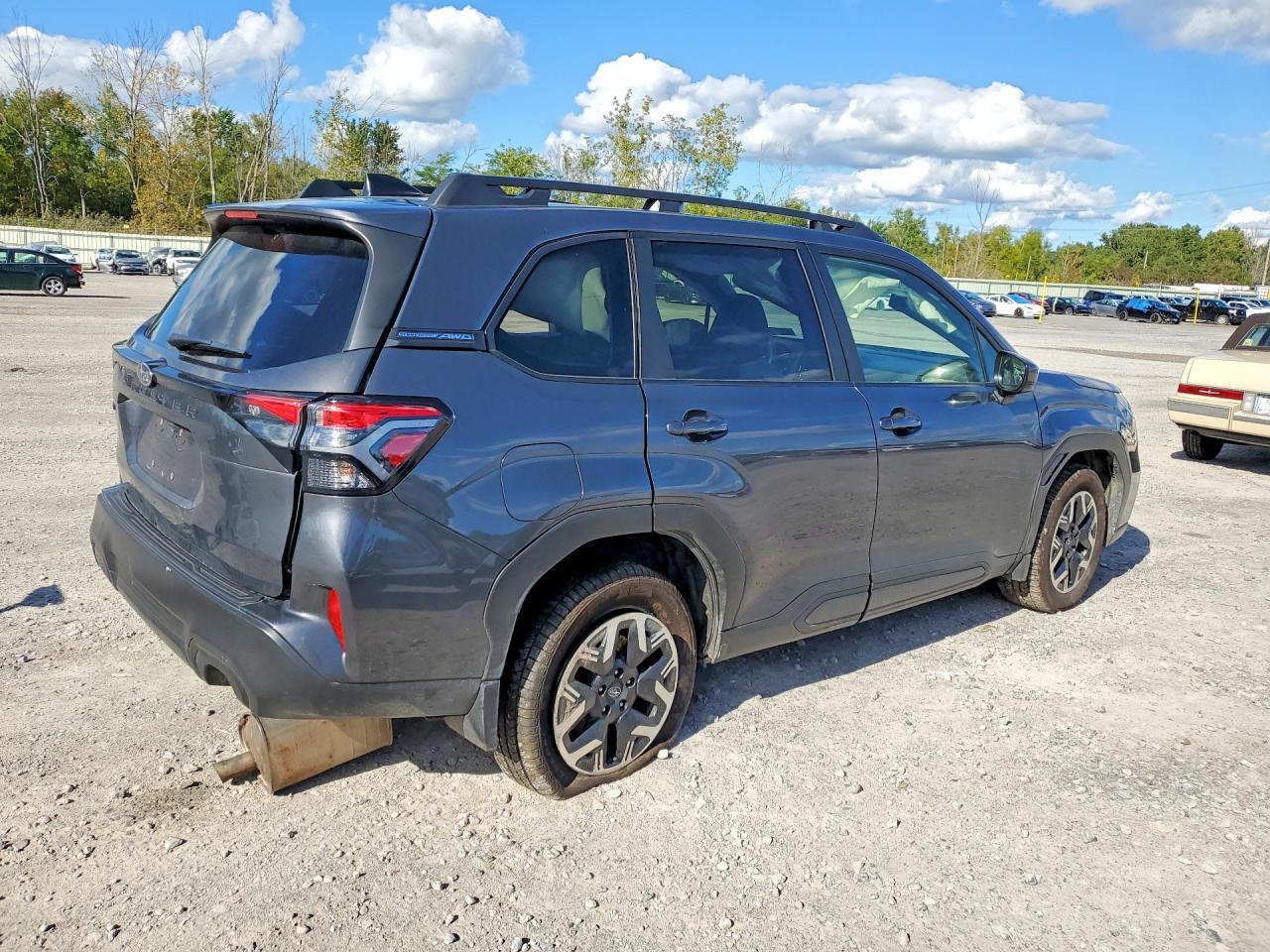 2025 Subaru Forester Premium - Фото 3