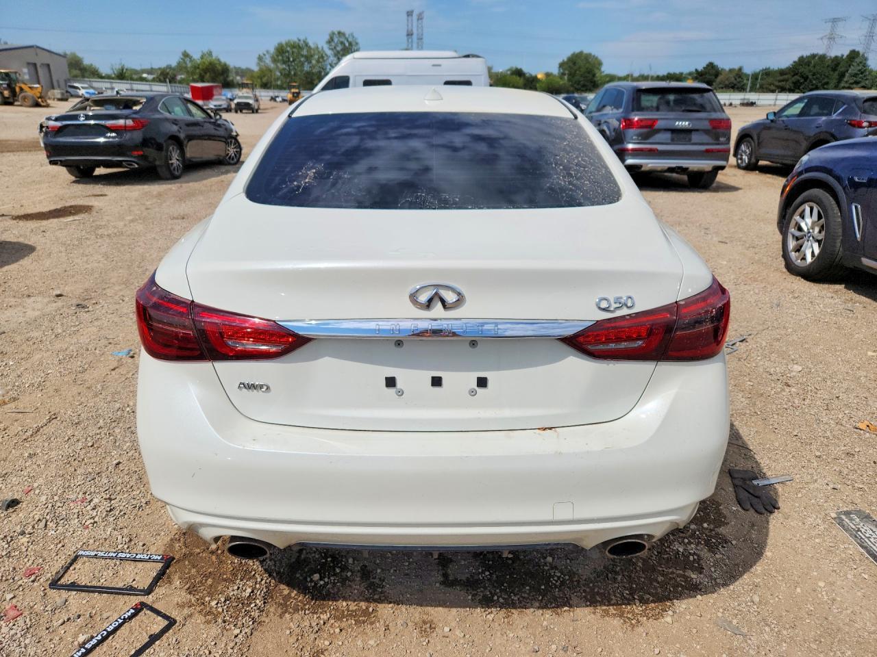 2018 Infiniti Q50 2.0T Luxe - Image 6