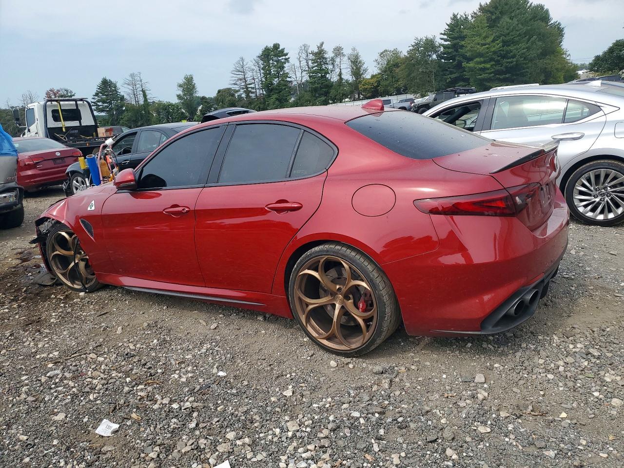 2017 Alfa Romeo Giulia Quadrifoglio - Image 2