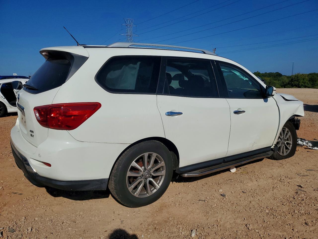 2017 Nissan Pathfinder Sv - Image 3