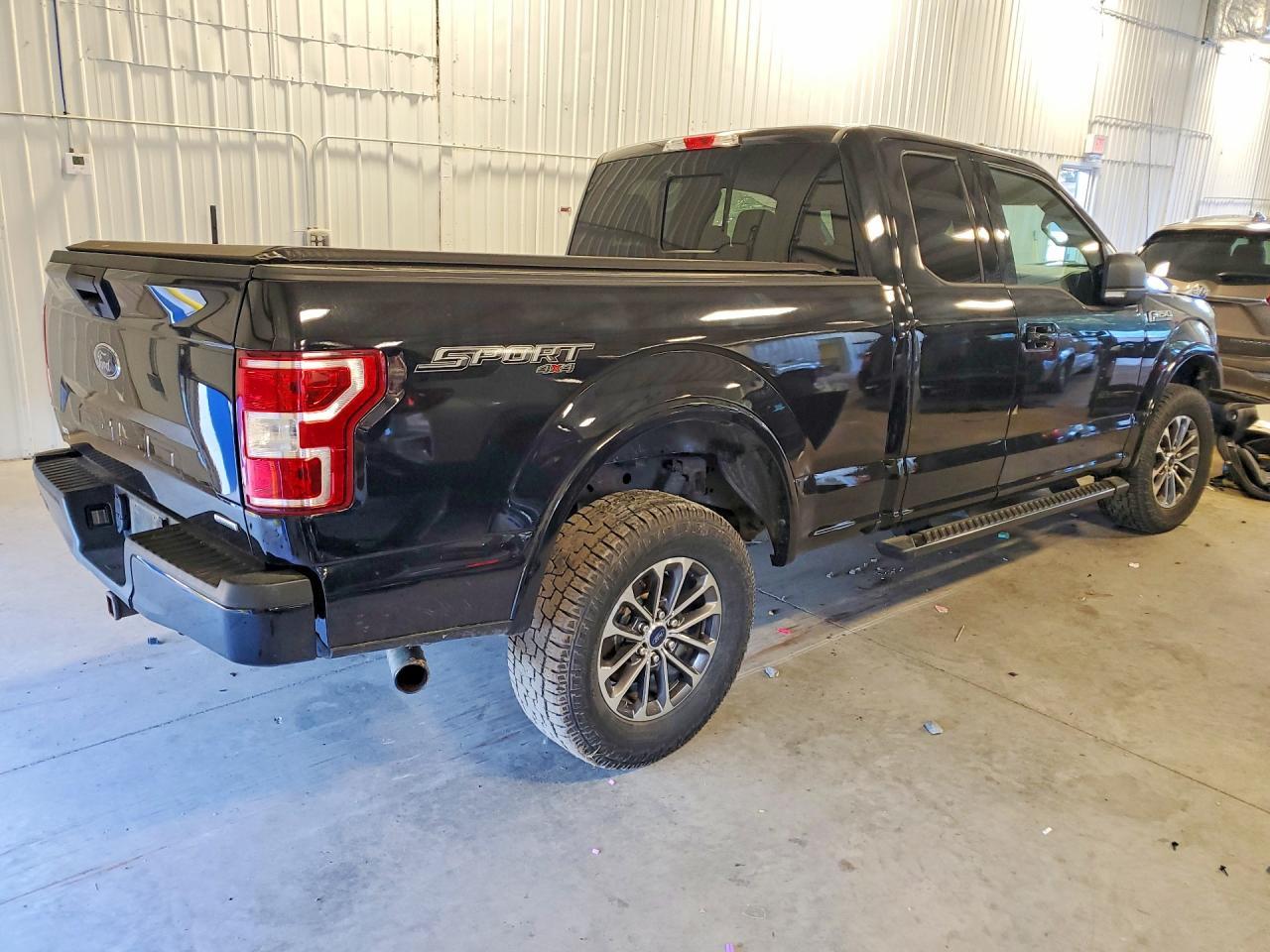 2020 Ford F150 Super Cab - Фото 3