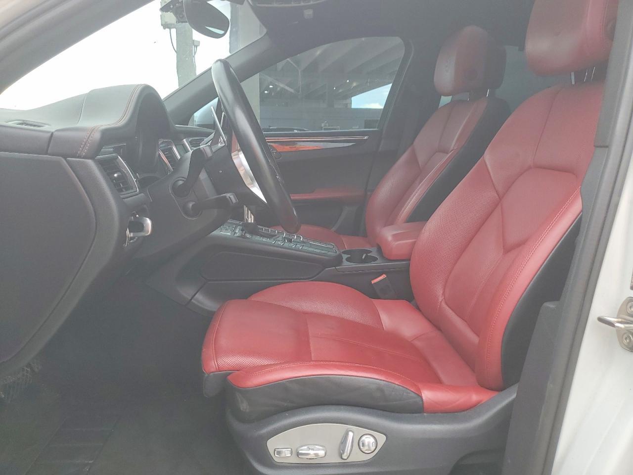 2016 Porsche Macan S - Image 7