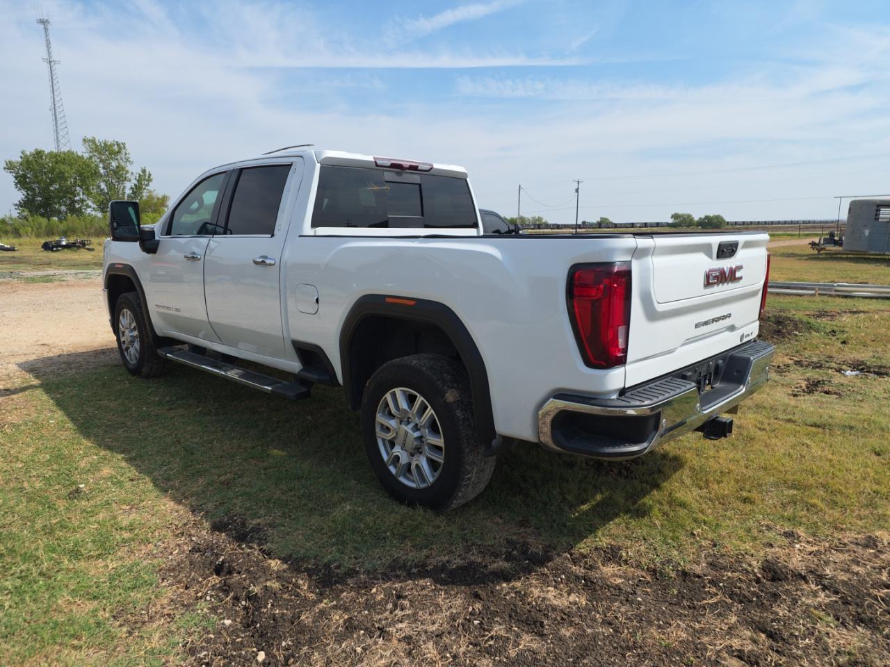 2021 GMC Sierra C2500 Slt - Image 3