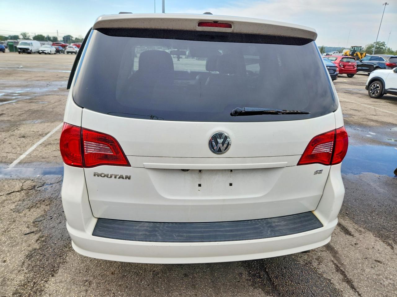 2011 Volkswagen Routan Se - Фото 6